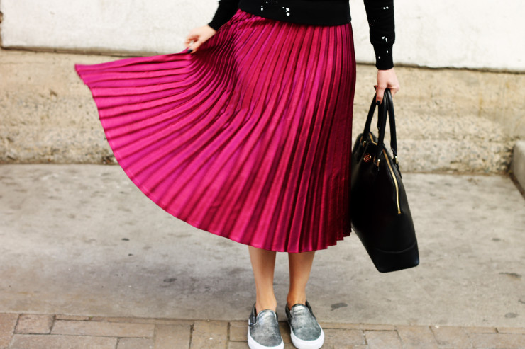 pleated skirt with Vans