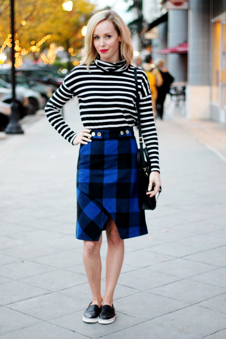 OVERSIZE STRIPE TURTLENECK