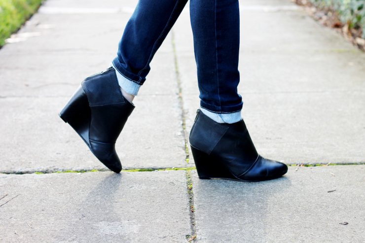 wedge booties and skinny jeans