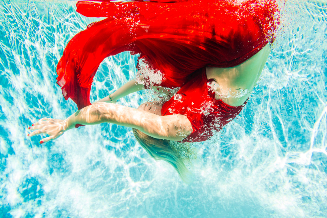 underwater photo shoot in dress