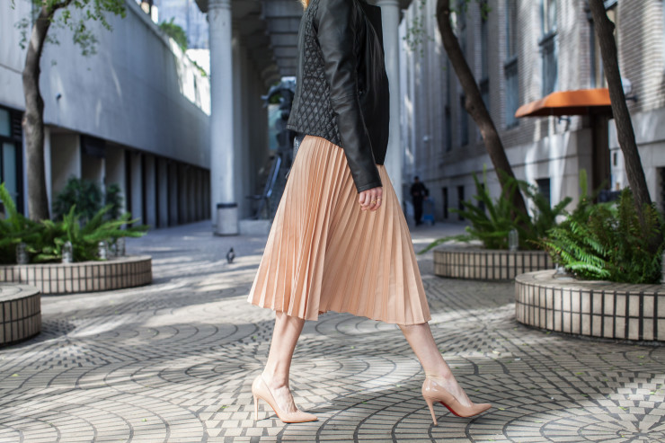 pleated midi skirt